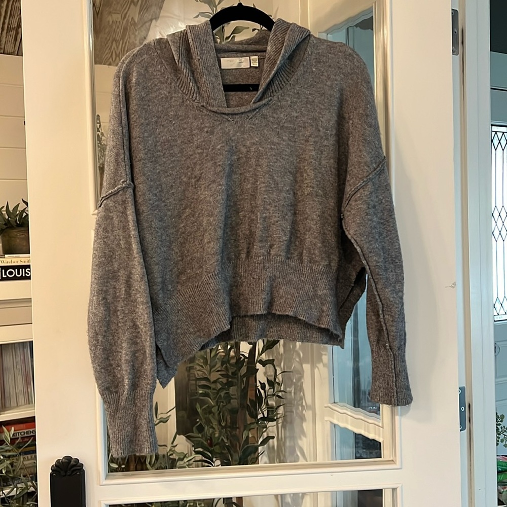 Grey Women’s Pullover Crop Hoodie